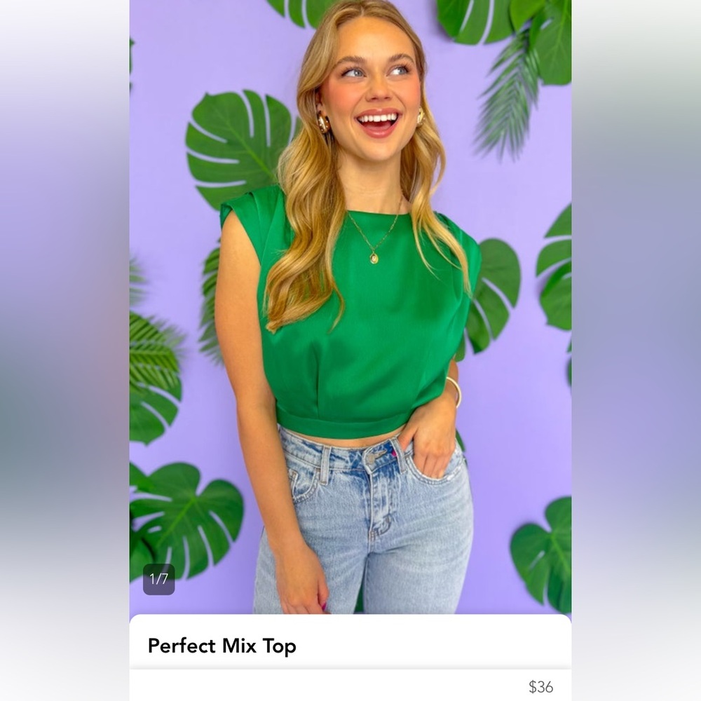 NWT Adeline Clothing Co. Perfect Mix top in Kelly green size M